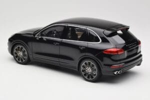 Porsche Cayenne Turbo S 958 Black Metallic Minichamps 1:18 110064000 Fém – 7. kép a 8-ből