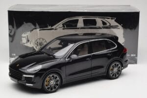 Porsche Cayenne Turbo S 958 Black Metallic Minichamps 1:18 110064000 Fém – 8. kép a 8-ből