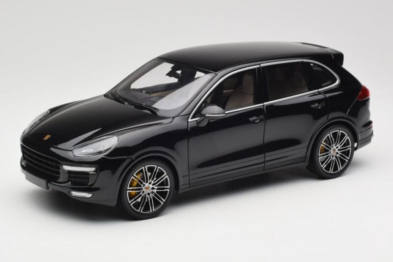 Porsche Cayenne Turbo S 958 Black Metallic Minichamps 1:18 110064000 Fém