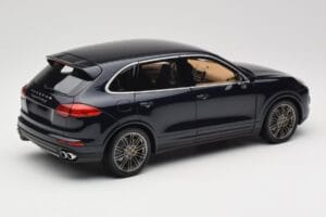 Porsche Cayenne Turbo S 958 Blue Metallic Minichamps 1:18 110064001 Fém – 3. kép a 8-ből