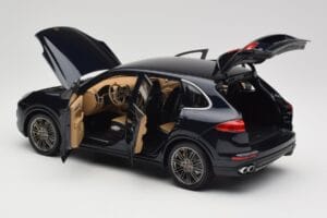 Porsche Cayenne Turbo S 958 Blue Metallic Minichamps 1:18 110064001 Fém – 5. kép a 8-ből