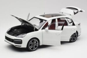 Porsche Cayenne 9YA Turbo Fehér Metallic Minichamps 1:18 155042560 Fém – 2. kép a 8-ből
