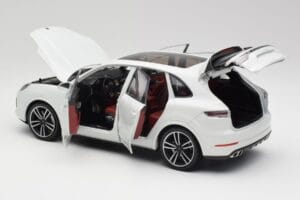 Porsche Cayenne 9YA Turbo Fehér Metallic Minichamps 1:18 155042560 Fém – 5. kép a 8-ből