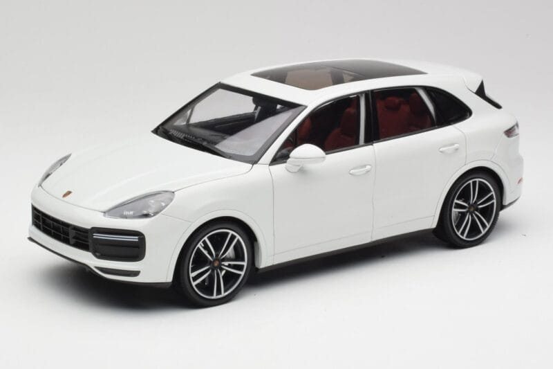 Porsche Cayenne 9YA Turbo Fehér Metallic Minichamps 1:18 155042560 Fém