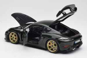 Porsche Cayman GT4 RS 982 Weissach Package Brewster Green Norev 1:18 187250 Fém – 5. kép a 8-ből