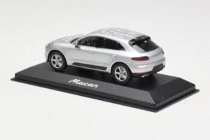 Porsche Macan 95B Silver Grey Metallic Prototípus Minichamps 1:43 WAP0201540E Fém – 3. kép a 4-ből