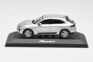 Porsche Macan 95B Silver Grey Metallic Prototípus Minichamps 1:43 WAP0201540E Fém