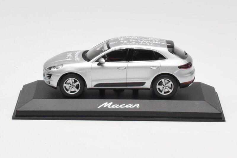 Porsche Macan 95B Silver Grey Metallic Prototípus Minichamps 1:43 WAP0201540E Fém