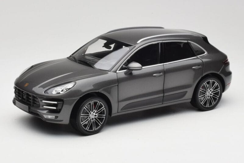 Porsche Macan Turbo 95B Grey Metallic Minichamps 1:18 110062501 Fém