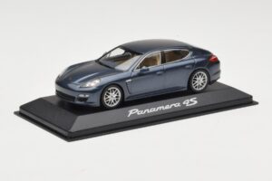Porsche Panamera 970 4 Kék Metallic Minichamps 1:43 400068220 Fém – 2. kép a 4-ből
