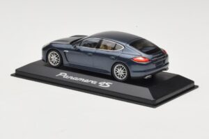 Porsche Panamera 970 4 Kék Metallic Minichamps 1:43 400068220 Fém – 3. kép a 4-ből