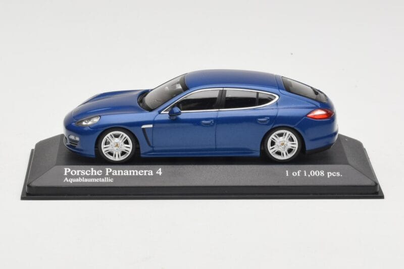 Porsche Panamera 970 4S Blue Metallic Minichamps 1:43 WAP0200419 Fém