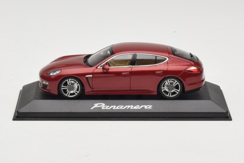 Porsche Panamera 970 Red Metallic Minichamps 1:43 WAP0200119 Fém