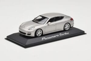 Porsche Panamera 970 Turbo Bézs Minichamps 1:43 WAP0200519 Fém – 2. kép a 4-ből