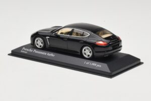 Porsche Panamera 970 Turbo Fekete Metallic Minichamps 1:43 400068271 Fém – 3. kép a 4-ből