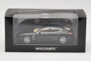 Porsche Panamera 970 Turbo Fekete Metallic Minichamps 1:43 400068271 Fém – 4. kép a 4-ből