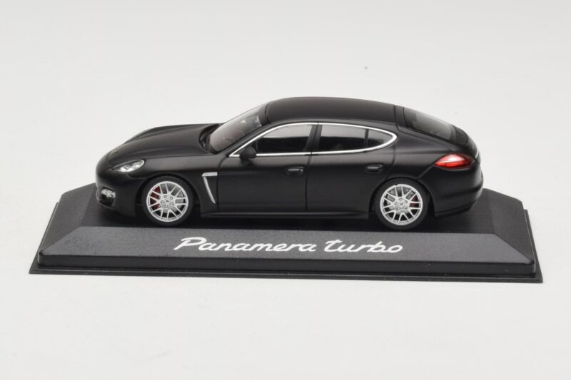 Porsche Panamera 970 Turbo Matt Black Minichamps 1:43 WAP0200270C Fém