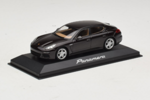 Porsche Panamera 970 Black Metallic Minichamps 1:43 WAP0203900E Fém – 2. kép a 5-ből