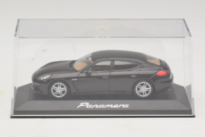 Porsche Panamera 970 Black Metallic Minichamps 1:43 WAP0203900E Fém – 4. kép a 5-ből