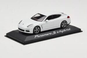 Porsche Panamera 970 S e-Hybrid Fehér Minichamps 1:43 WAP0207200E Fém – 2. kép a 3-ből