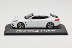 Porsche Panamera 970 S e-Hybrid Fehér Minichamps 1:43 WAP0207200E Fém