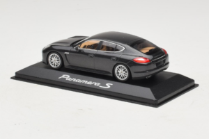 Porsche Panamera 970 S Grey Metallic Minichamps 1:43 WAP02000219 Fém – 3. kép a 4-ből