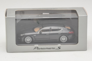 Porsche Panamera 970 S Grey Metallic Minichamps 1:43 WAP02000219 Fém – 4. kép a 4-ből