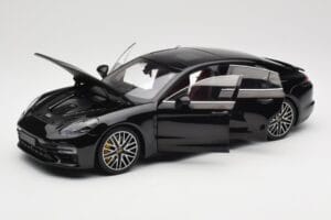 Porsche Panamera 971 Turbo S Fekete Metallic Minichamps 1:18 113061076 Fém – 2. kép a 8-ből