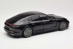 Porsche Panamera 971 Turbo S Fekete Metallic Minichamps 1:18 113061076 Fém – 3. kép a 8-ből