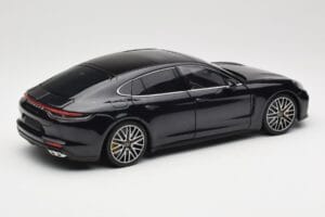Porsche Panamera 971 Turbo S Kék Metallic Minichamps 1:18 113061075 Fém – 3. kép a 8-ből