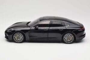 Porsche Panamera 971 Turbo S Kék Metallic Minichamps 1:18 113061075 Fém – 4. kép a 8-ből