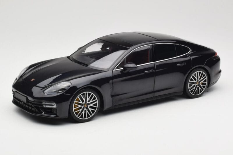 Porsche Panamera 971 Turbo S Kék Metallic Minichamps 1:18 113061075 Fém