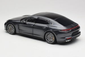 Porsche Panamera 971 Turbo S Grey Metallic Minichamps 1:18 113061073 Fém – 7. kép a 8-ből