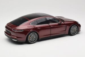 Porsche Panamera 971 Turbo S Piros Metallic Minichamps 1:18 113061077 Fém – 3. kép a 8-ből