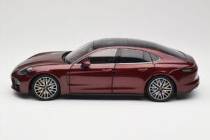Porsche Panamera 971 Turbo S Piros Metallic Minichamps 1:18 113061077 Fém – 4. kép a 8-ből