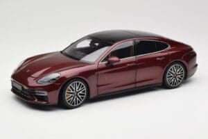 Porsche Panamera 971 Turbo S Piros Metallic Minichamps 1:18 113061077 Fém