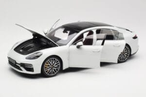Porsche Panamera 971 Turbo S Fehér Metallic Minichamps 1:18 113061074 Fém – 2. kép a 8-ből