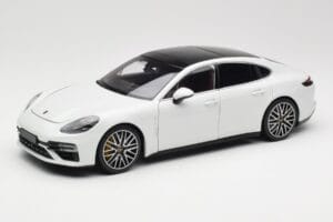 Porsche Panamera 971 Turbo S Fehér Metallic Minichamps 1:18 113061074 Fém