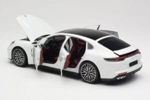 Porsche Panamera 971 Turbo S Fehér Metallic Minichamps 1:18 113061074 Fém – 5. kép a 8-ből