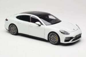 Porsche Panamera 971 Turbo S Fehér Metallic Minichamps 1:18 113061074 Fém – 6. kép a 8-ből