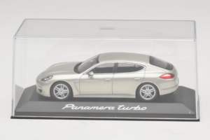 Porsche Panamera 970 Turbo Ezüst Minichamps 1:43 WAP02000519 Fém – 4. kép a 5-ből