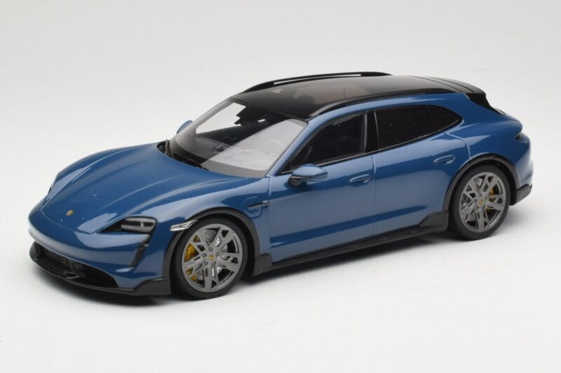 Porsche Taycan J1 Turbo S Cross Turismo Kék Minichamps 1:18 155069301 Fém