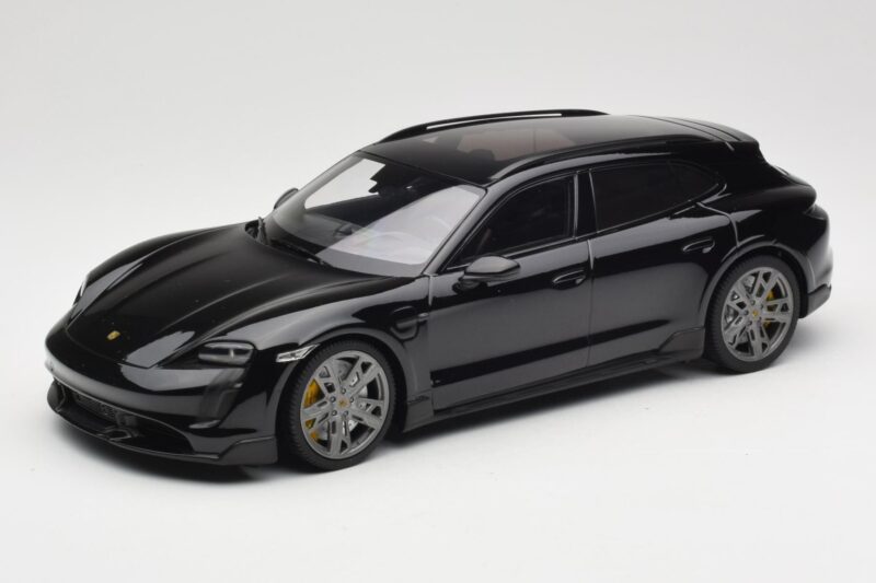 Porsche Taycan J1 Turbo S Cross Turismo Fekete Minichamps 1:18 155069300 Fém