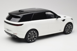 Range Rover Sport L461 P510e Fuji White GT Spirit 1:12 GT553 Gyanta – 2. kép a 6-ből