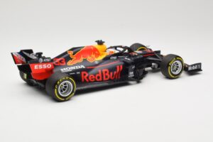 Red Bull Racing RB16 #33 M. Verstappen Winner 70th Anniversary GP 2020 Minichamps 1:18 110200533 Fém – 2. kép a 6-ből