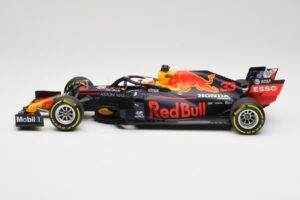 Red Bull Racing RB16 #33 M. Verstappen Winner 70th Anniversary GP 2020 Minichamps 1:18 110200533 Fém – 3. kép a 6-ből
