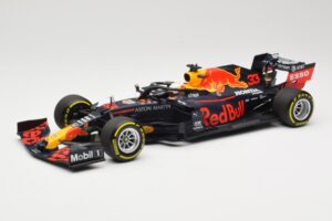 Red Bull Racing RB16 #33 M. Verstappen Winner 70th Anniversary GP 2020 Minichamps 1:18 110200533 Fém