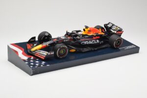 Red Bull Racing RB18 #1 M. Verstappen Winner Austin GP 2022 Minichamps 1:18 113222901 Fém – 2. kép a 6-ből