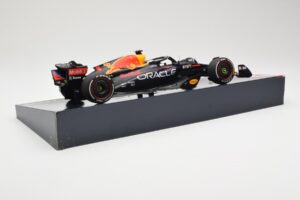 Red Bull Racing RB18 #1 M. Verstappen Winner Austin GP 2022 Minichamps 1:18 113222901 Fém – 3. kép a 6-ből