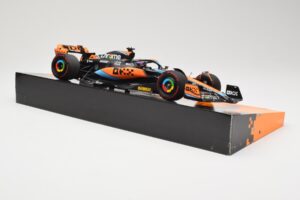 Red Bull Racing RB18 #1 M. Verstappen Winner Austin GP 2022 Minichamps 1:18 113222901 Fém – 4. kép a 6-ből